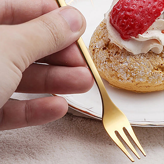 Christmas Dinnerware Set with Glod Cutlery & Gift Box